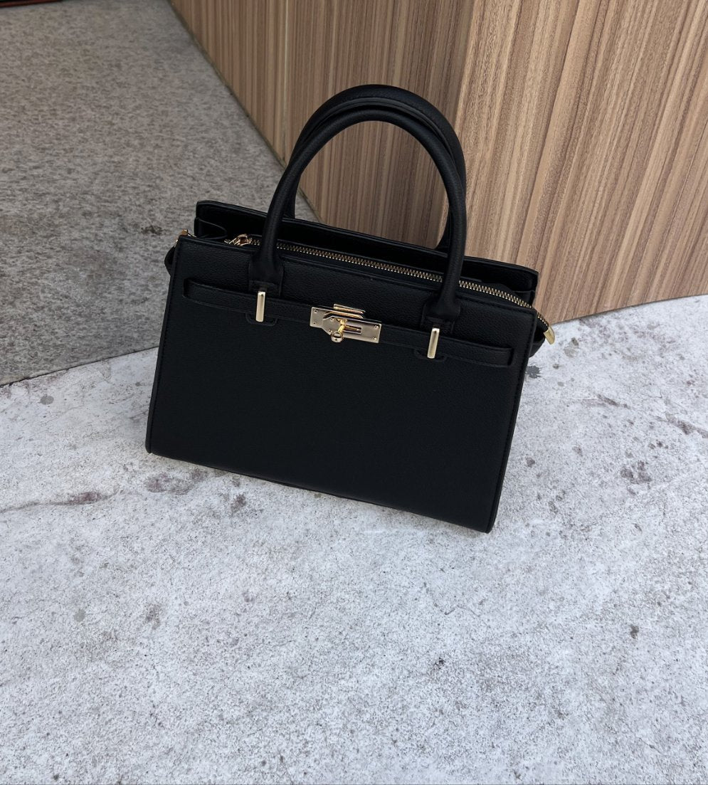 Selena Tasche